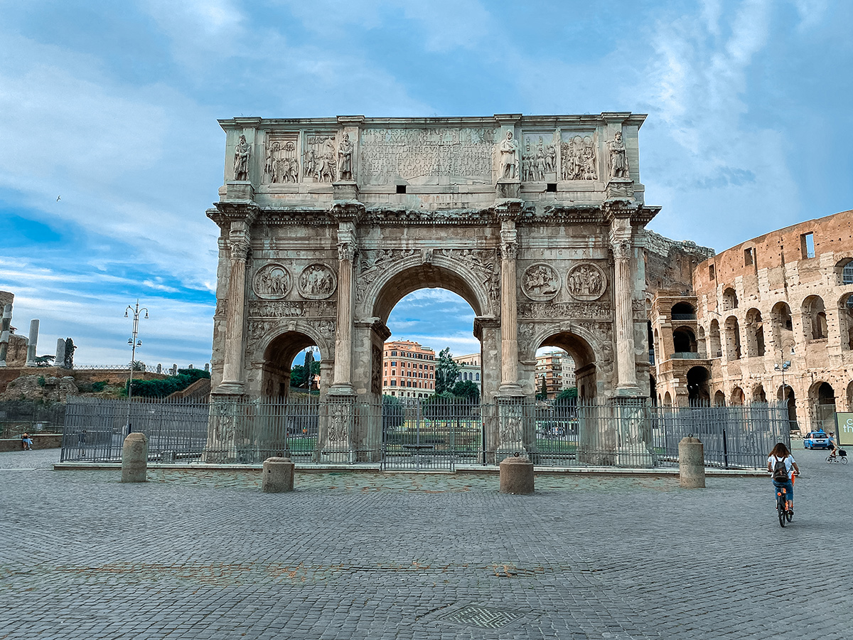 Ore 10.30 - Arrivo a Roma e Tour Guidato a piedi di 2 ore