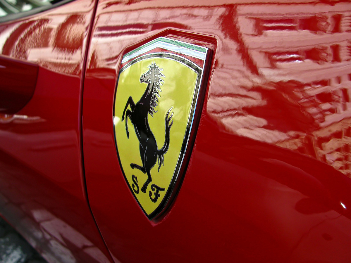 Ore 14:00 visita al Museo Enzo Ferrari di Modena