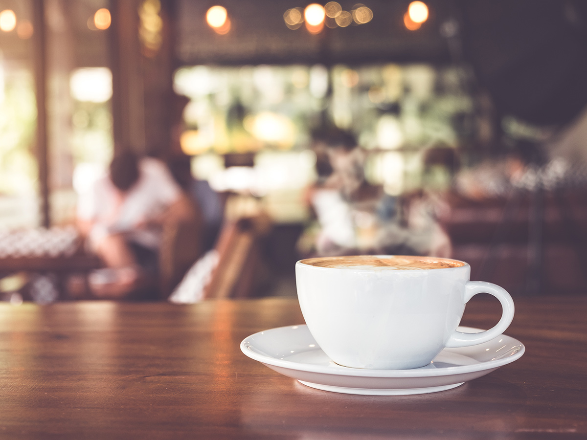 Ore 15.30 - Caffè nella piazza centrale di Pescasseroli e free walking 
