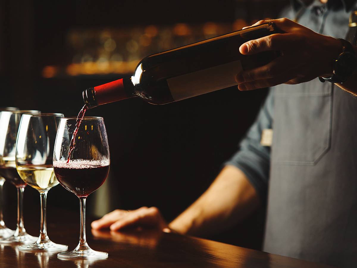 Ore 15.00 - Visita della cantina con degustazione di vini