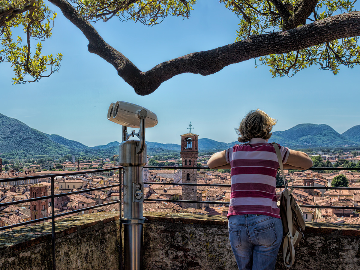 Ore 11.00 - Arrivo a Lucca e visita guidata con guida personale