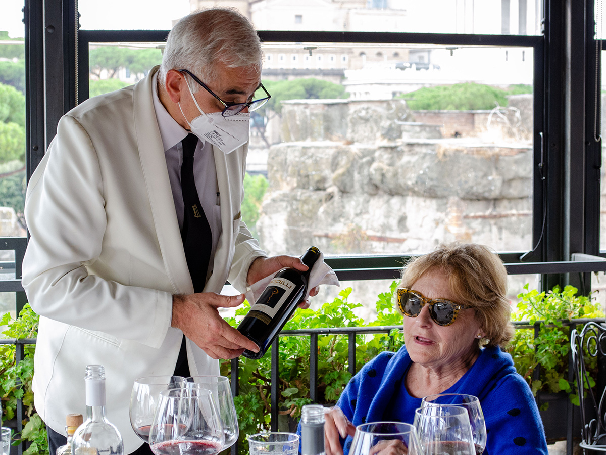 Ore 13.30 - Pranzo presso il Rooftop Restaurant dell'Hotel Forum